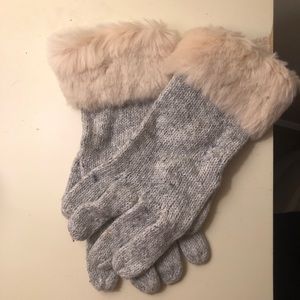 Gray Gloves with Faux Fur trim